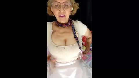 Snapshot of gloria_mature1 chatting on April 2026 08:25:02 PM GLORIA INDEPENDENT MODEL online show from April 2026 08:25:02 PM