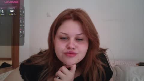 Snapshot of gloria_thomas chatting on June 2026 02:05:02 AM gloria_thomas online show from June 2026 02:05:02 AM