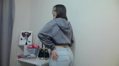 Snapshot of gloria_walker chatting on February 2026 04:10:02 PM Gloria online show from February 2026 04:10:02 PM