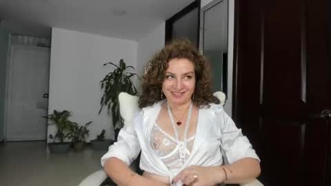 gloriacrespo online show from February 2025 08:55:02 PM