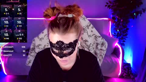 gloriagrays online show from February 2025 12:05:02 PM