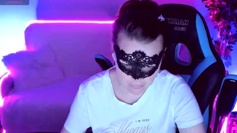 gloriagrays online show from September 2025 07:02:02 PM