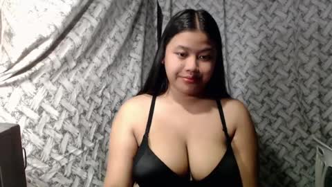 Snapshot of glossyrina chatting on August 2026 11:53:01 AM Rina3 online show from August 2026 11:53:01 AM