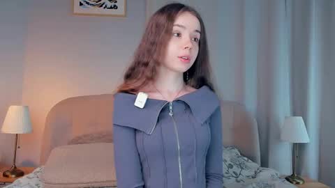 Snapshot of glowhub_ chatting on June 2026 09:15:01 PM Ann Eliz and Gigi online show from June 2026 09:15:01 PM