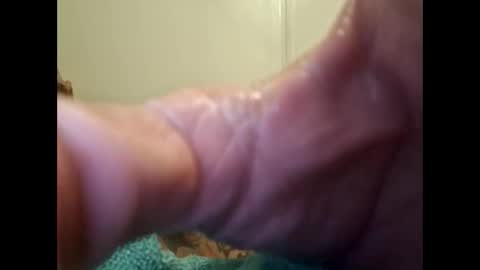 gnasty83 online show from November 2025 06:02:02 AM