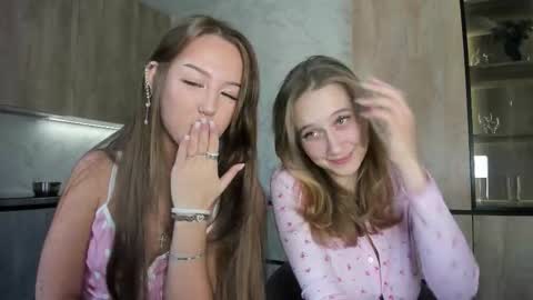 Lina online show from October 2025 08:37:01 AM