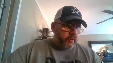 IDKIDCIDGAF online show from November 2025 06:19:02 PM