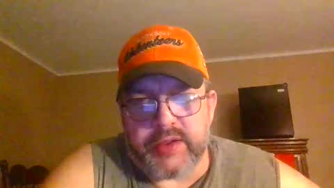 Snapshot of gobey33 chatting on May 2026 05:48:02 AM IDKIDCIDGAF online show from May 2026 05:48:02 AM