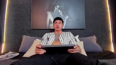 Snapshot of god_of_olympus1 chatting on December 2024 09:09:02 PM steven online show from December 2024 09:09:02 PM