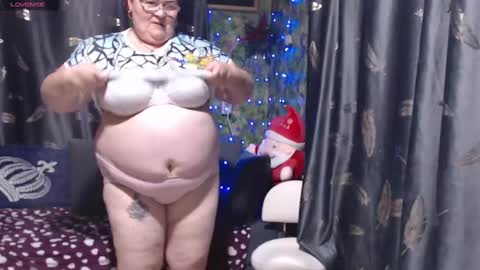Snapshot of goddess57 chatting on January 2025 12:44:02 PM Goddess online show from January 2025 12:44:02 PM