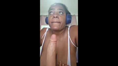 Snapshot of goddess_carrie chatting on April 2026 04:41:02 AM GoddessCarrie online show from April 2026 04:41:02 AM