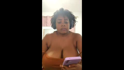 Snapshot of goddess_carrie chatting on June 2026 04:10:02 AM GoddessCarrie online show from June 2026 04:10:02 AM