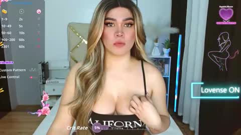 Snapshot of goddess_lykafox chatting on February 2026 11:53:01 PM Lyka Fox online show from February 2026 11:53:01 PM