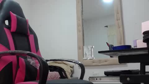 goddess_valen online show from December 2025 05:52:02 PM