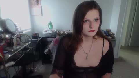 Snapshot of goddess_vertigo52 chatting on November 2025 04:52:01 PM Goddess of Insanity online show from November 2025 04:52:01 PM