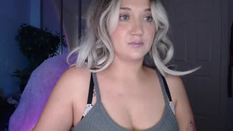 Snapshot of goddessemmy chatting on May 2026 04:17:01 AM Goddess Emmy online show from May 2026 04:17:01 AM