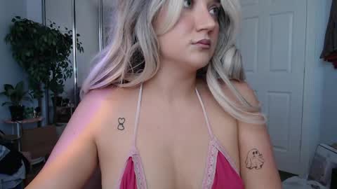 Snapshot of goddessemmy chatting on May 2026 07:00:02 PM Goddess Emmy online show from May 2026 07:00:02 PM