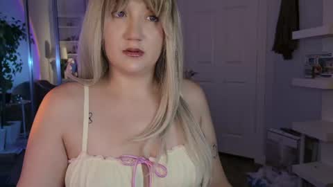 Snapshot of goddessemmy chatting on July 2026 05:04:02 AM Goddess Emmy online show from July 2026 05:04:02 AM