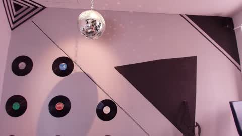 Julieta online show from November 2025 07:35:02 PM