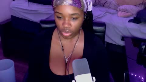 Snapshot of goddessssbrii chatting on October 2025 12:08:02 AM Goddess Bri online show from October 2025 12:08:02 AM