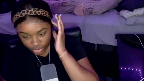 Snapshot of goddessssbrii chatting on October 2025 05:57:02 PM Goddess Bri online show from October 2025 05:57:02 PM