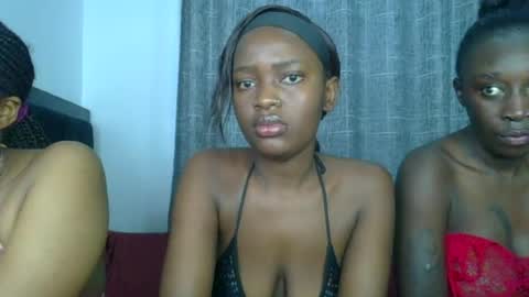 Snapshot of godess_lunah chatting on June 2026 05:15:01 AM godess_lunah online show from June 2026 05:15:01 AM