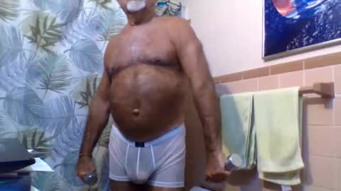 Snapshot of gojo885 chatting on June 2026 04:25:02 AM gojo885 online show from June 2026 04:25:02 AM