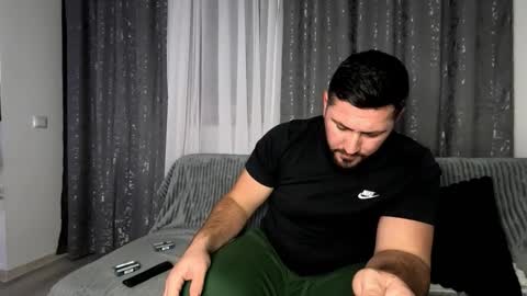 gold_alpha_boy online show from November 2025 04:18:02 PM