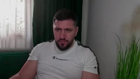 gold_alpha_boy online show from April 2026 12:58:02 PM