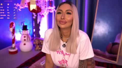 GoldenAmberX online show from December 2025 06:33:01 AM