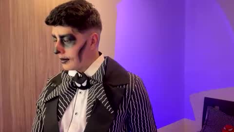 goldenknight33 online show from October 2025 04:30:02 PM