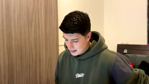 goldenknight33 online show from November 2025 04:18:02 PM