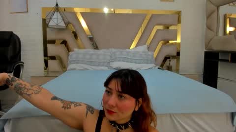 goldentemptation_ online show from April 2026 01:11:01 PM