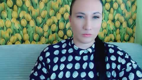 goldmoonn online show from September 2025 12:04:02 PM