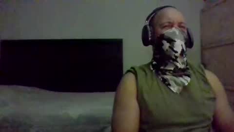 Snapshot of golons17 chatting on November 2025 04:01:01 AM golons17 online show from November 2025 04:01:01 AM