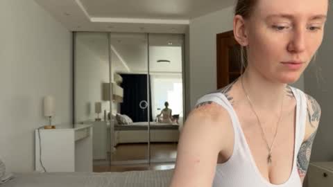 Polly online show from February 2026 08:44:02 AM