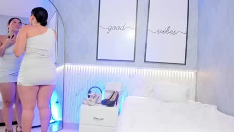 Snapshot of goodgirl22_ chatting on June 2026 12:22:01 PM Emmy online show from June 2026 12:22:01 PM