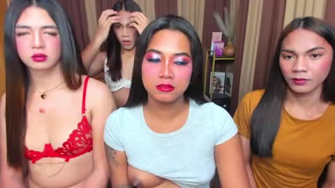 Snapshot of gorgeous_dark_luna chatting on April 2026 07:11:01 AM RIANA online show from April 2026 07:11:01 AM