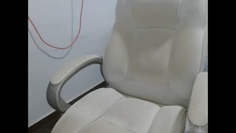 Snapshot of goten7 chatting on November 2025 07:01:02 PM Andres online show from November 2025 07:01:02 PM