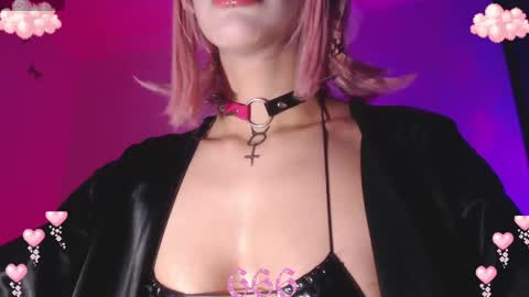 Snapshot of gothicute chatting on April 2026 04:59:02 AM online show from April 2026 04:59:02 AM
