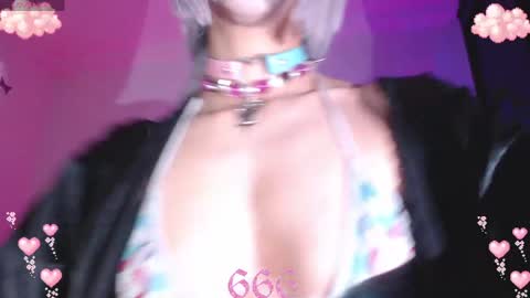 Snapshot of gothicute chatting on April 2026 05:55:01 AM online show from April 2026 05:55:01 AM