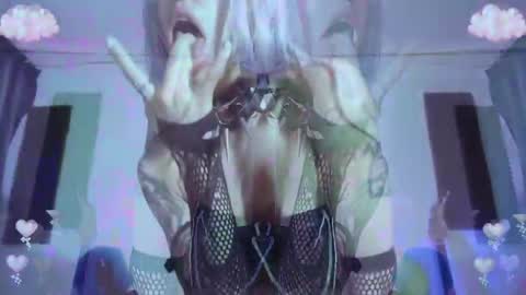 Snapshot of gothicute chatting on May 2026 04:50:01 AM online show from May 2026 04:50:01 AM