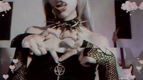 Snapshot of gothicute chatting on May 2026 07:25:01 AM online show from May 2026 07:25:01 AM