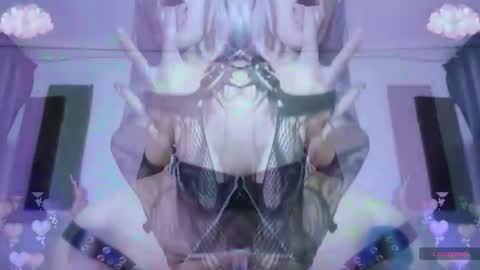 Snapshot of gothicute chatting on June 2026 05:09:02 AM online show from June 2026 05:09:02 AM