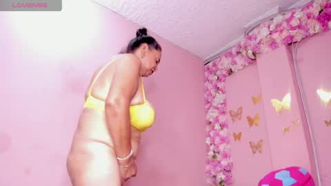 Mi Name is violeta  online show from May 2026 06:09:01 PM