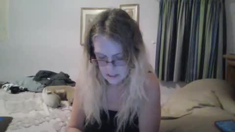 Snapshot of granny_low chatting on February 2025 03:00:02 AM Granny Low online show from February 2025 03:00:02 AM