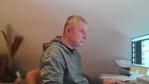 Snapshot of grau197077 chatting on February 2026 10:20:02 AM grau197077 online show from February 2026 10:20:02 AM