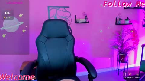 Snapshot of graycewild chatting on February 2025 11:25:01 AM GrayceWild online show from February 2025 11:25:01 AM