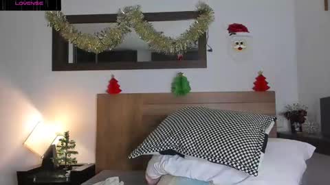 Juan online show from December 2024 03:43:01 AM