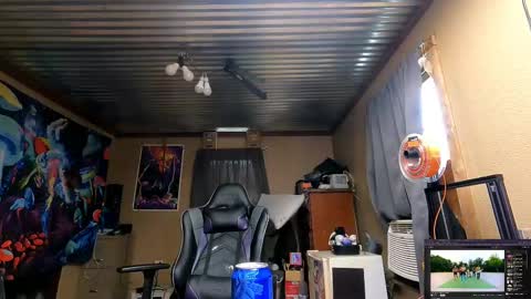 Snapshot of greenlungs8195 chatting on November 2025 06:21:01 PM Greenlungs8195 online show from November 2025 06:21:01 PM